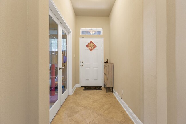Foto del edificio - Charming Home Awaits: Spacious & Modern Li...