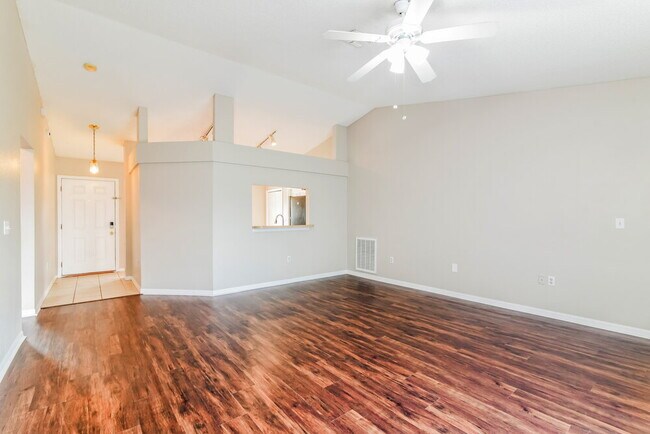 Building Photo - 338 Arlington Cir