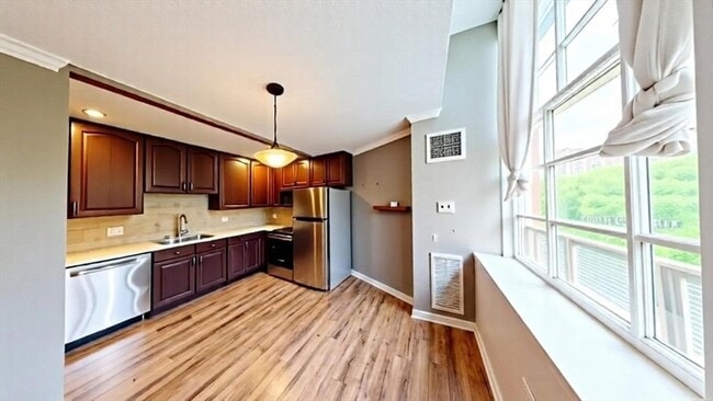 Photo - 106 13TH St Unit 323 Apartment