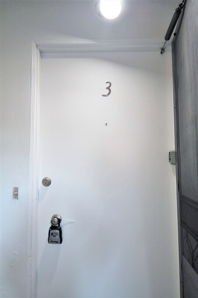 Foto del edificio - 356 W Doran St
