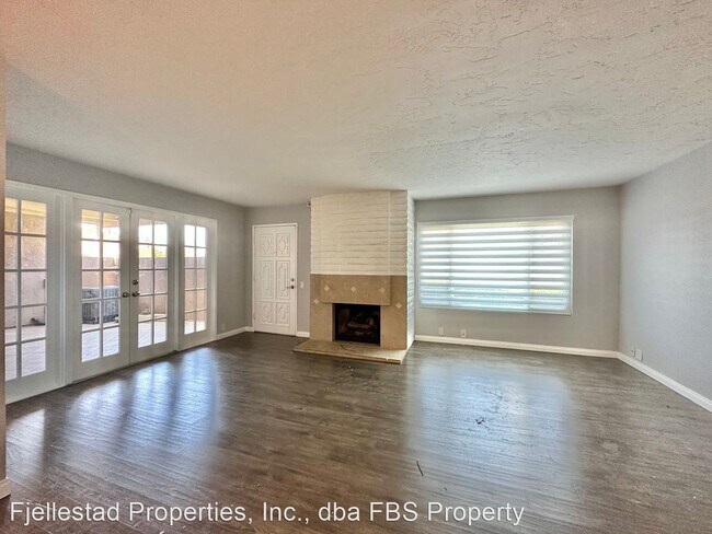 Building Photo - 3 br, 2.5 bath House - 17478 Fairlie Rd