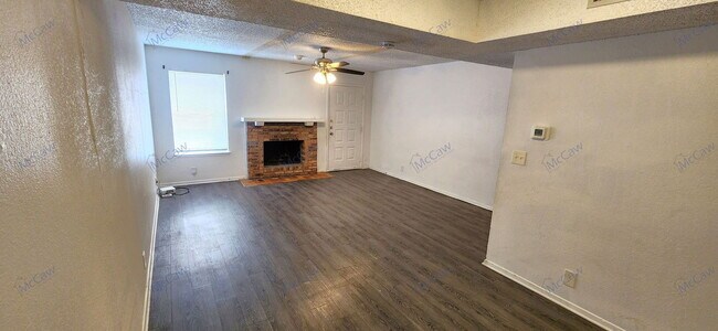 Foto del edificio - 3820 Coates Cir