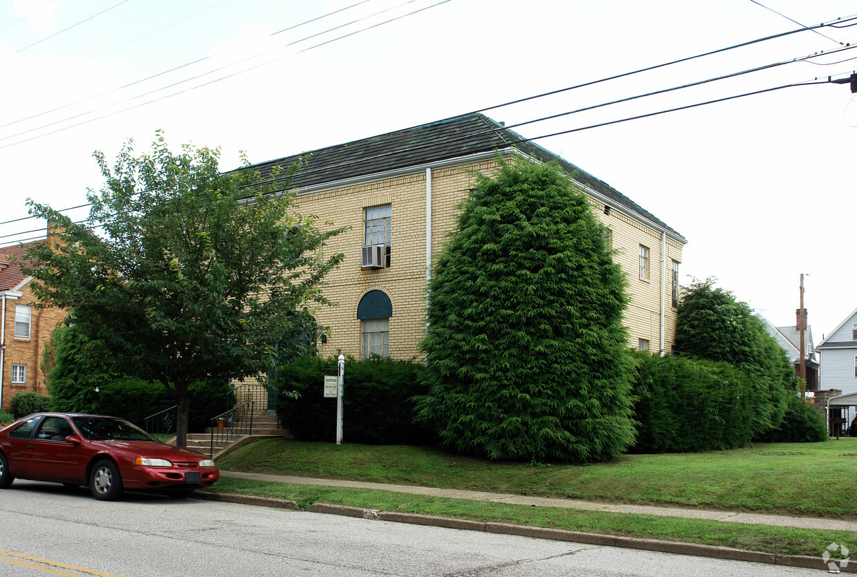 Building Photo - 1610 Market St