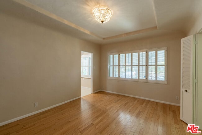 Building Photo - 352 S Wetherly Dr