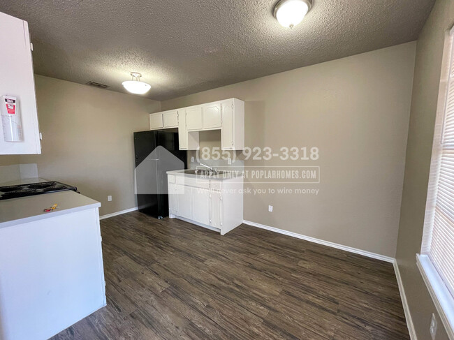 Foto del edificio - 2310 N Sugar Rd