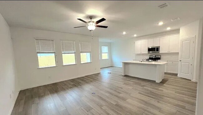 Foto del edificio - 1104 Longleaf Ln