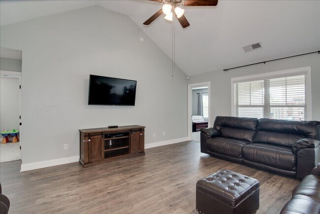 Building Photo - 632 Shipley Ave