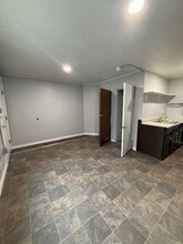 Building Photo - 920 S Montana St