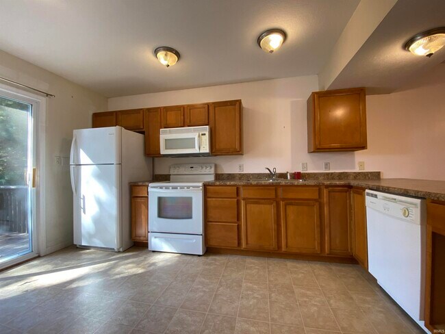 Foto del edificio - 2465 S Woolery Mill Dr