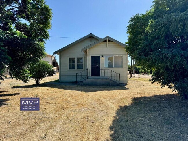 Building Photo - 2801 Trindade Rd
