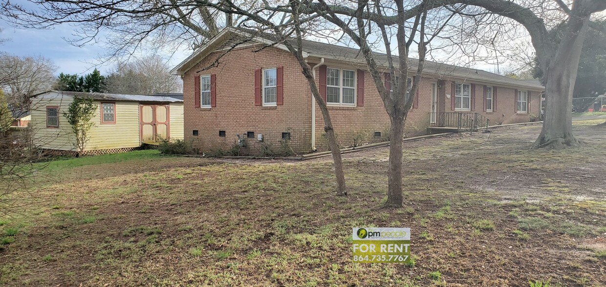 Primary Photo - Beautiful 3/2 with Garage in Easley