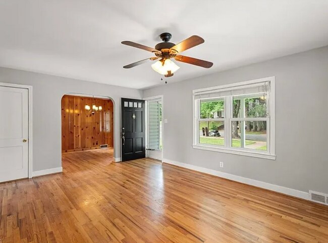 Foto del edificio - 2432 Westfield Ave