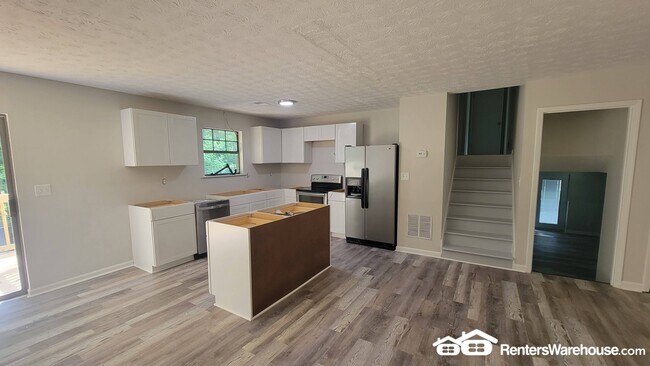 Foto del edificio - 1909 Suwanee Valley Rd NW