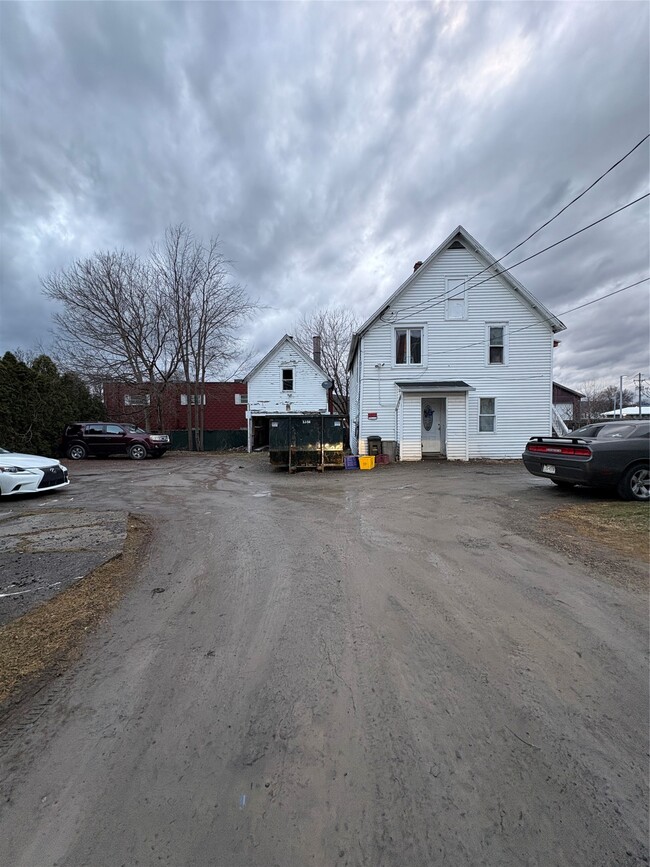 Building Photo - 519 E Main St