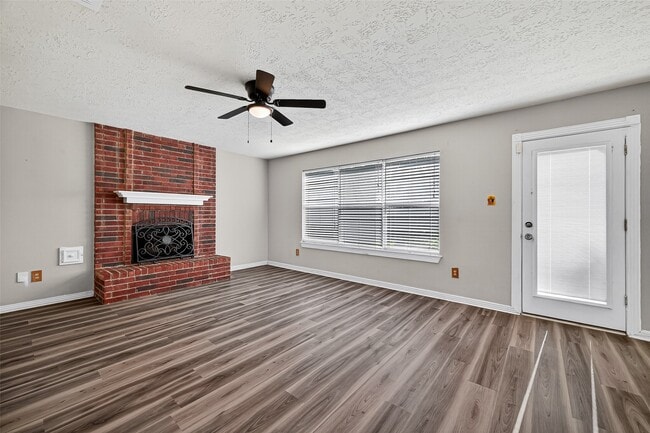 Foto del edificio - 2918 Colonel Ct Dr