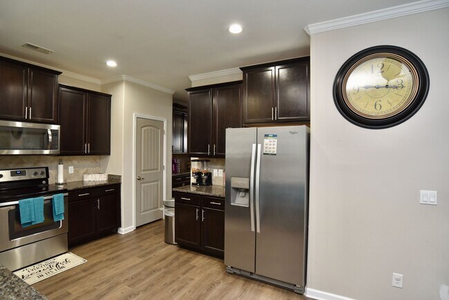 Building Photo - Beautiful 4 bedroom home! 8 Coronedo Lane ...