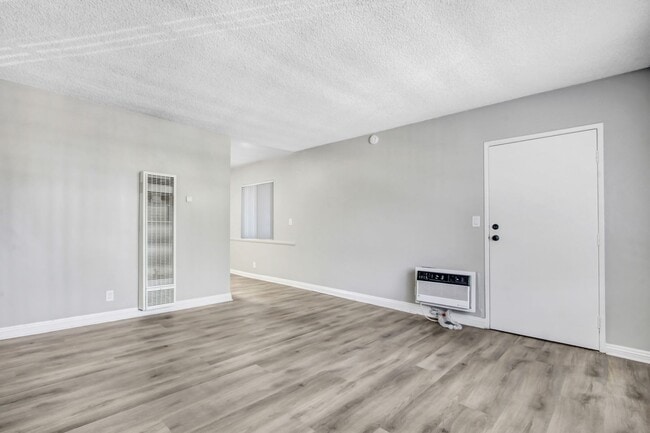 Interior Photo - 1336 W. Stoneridge Ct.