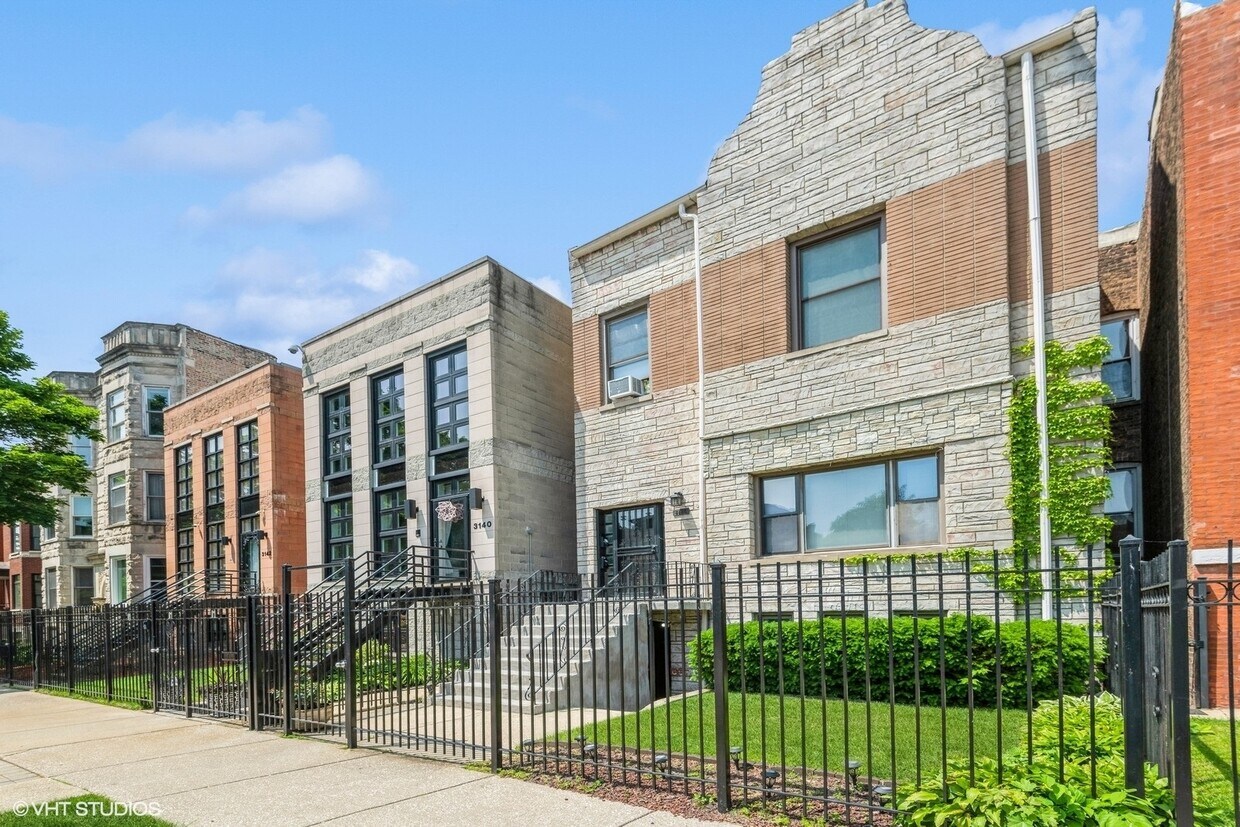 Foto principal - 3136 S Prairie Ave