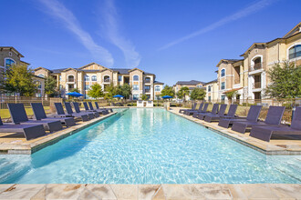 Summercrest Burleson Apartments photo'