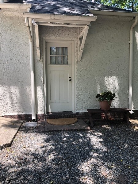 Primary Photo - 10 Edgemont Rd