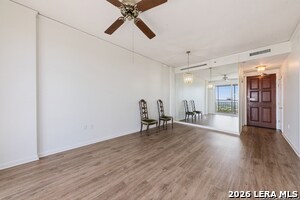 Foto del edificio - 1 Towers Park Ln