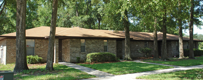 Foto del edificio - Hammock Oaks Apartments