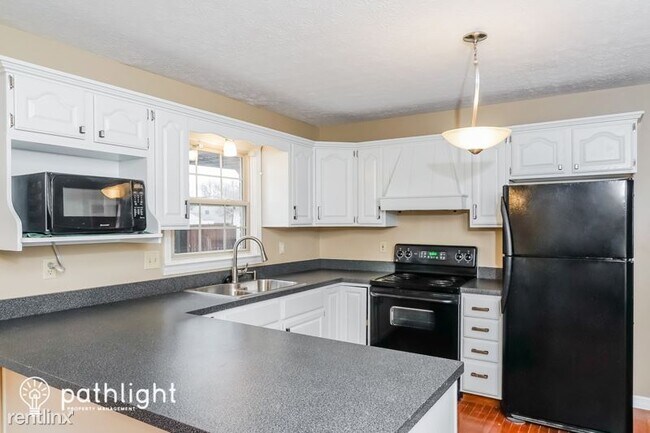 Building Photo - 4 br, 2.5 bath House - 10500 Waycross Aven...