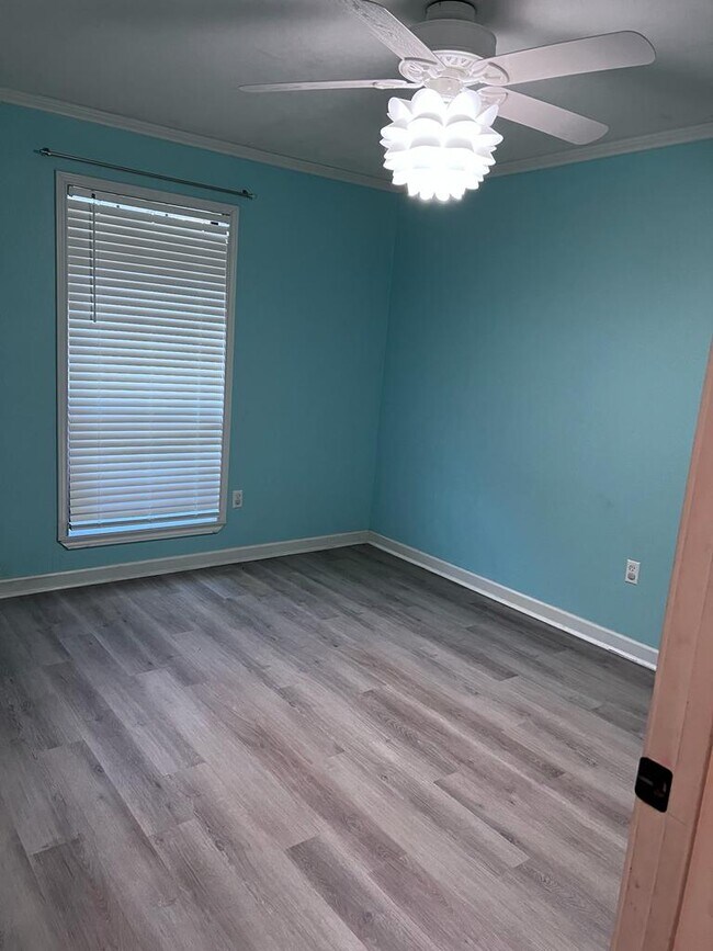 Foto del edificio - 205 Clover Ln