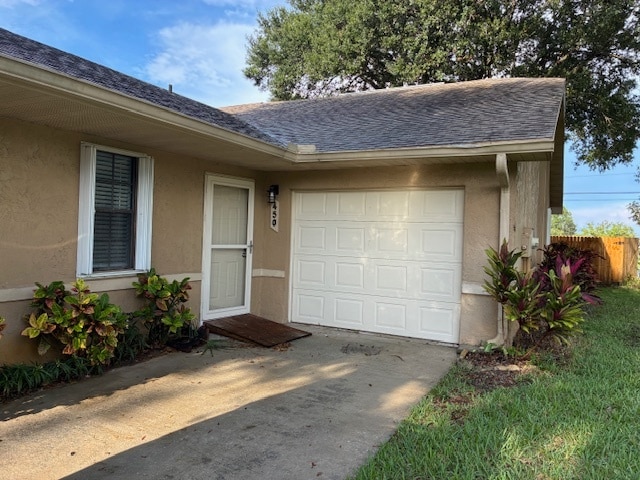 One car garage - 450 L M Davey Ln