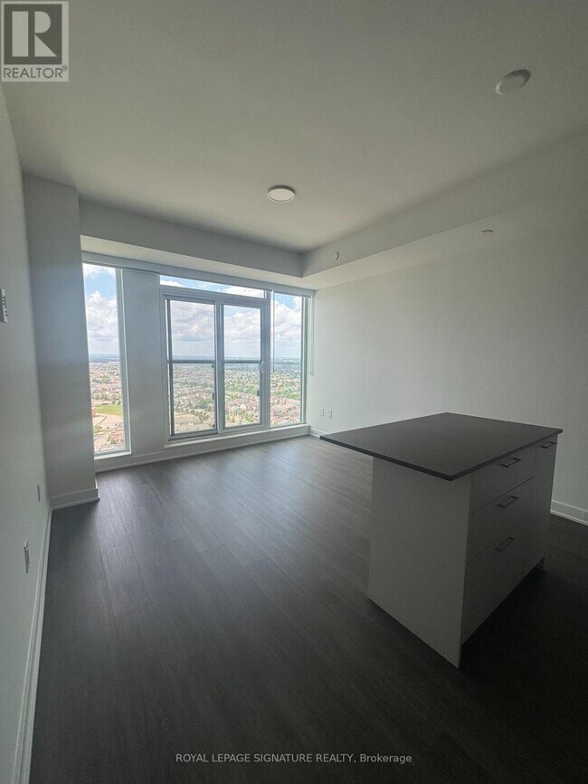 Building Photo - 40 Lagerfeld Dr