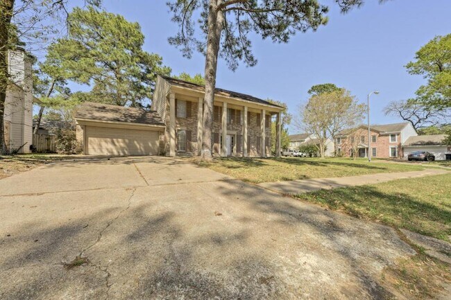 Building Photo - 11402 Sky Way Dr