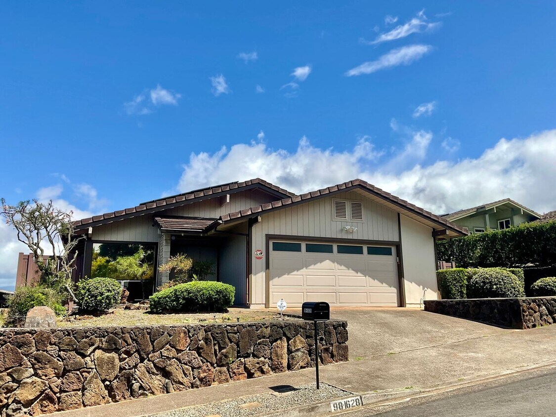 Foto principal - Spacious & Desirable 4/2/2 Single Family H...