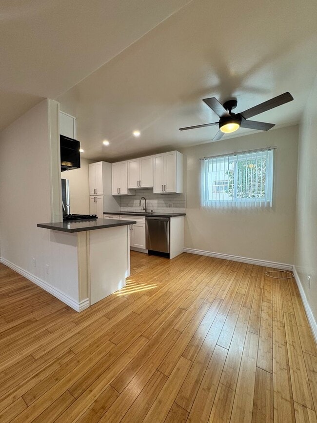 Interior Photo - 4327 Inglewood Blvd