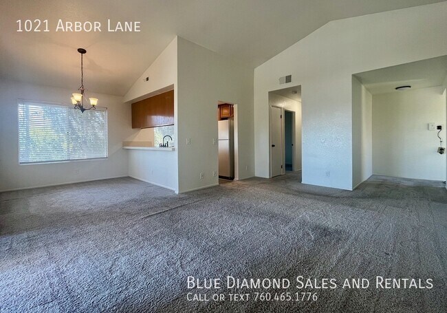 Building Photo - 1021 Arbor Ln