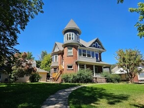 Building Photo - 1704 2nd St