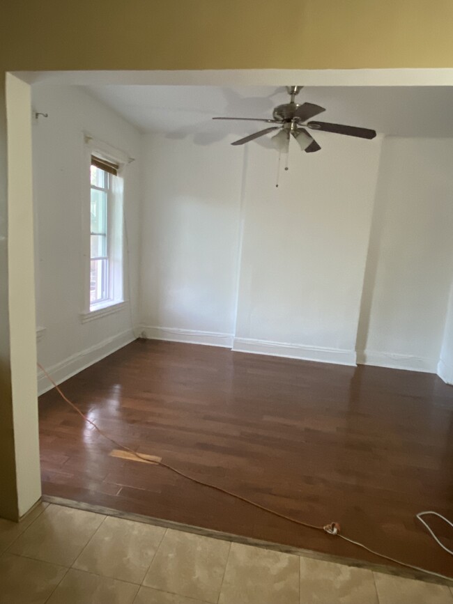 Building Photo - 406 Cortelyou Rd
