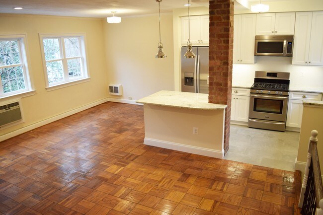 Building Photo - 3326 Gunston Rd