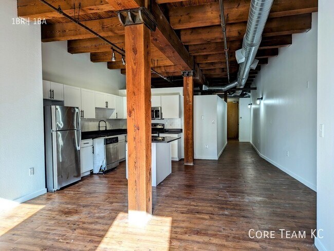 Foto del edificio - Renovated River Market Loft For Rent!