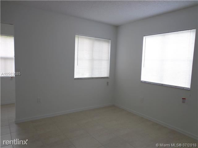 Building Photo - 2 br, 2 bath  - 2496 Centergate Dr # 308A
