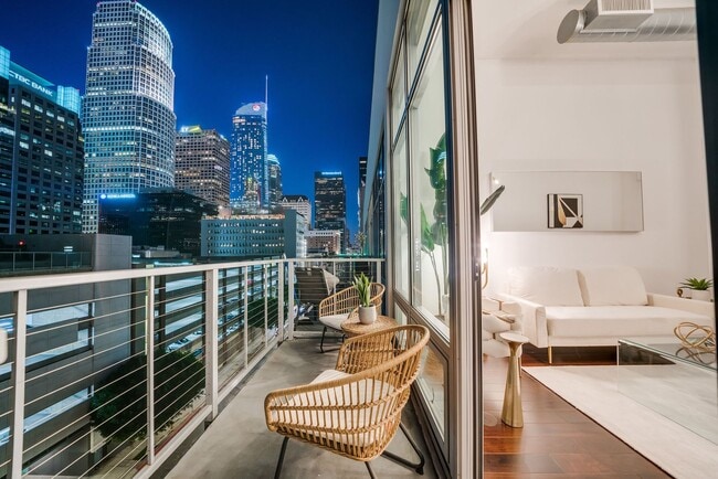 Building Photo - Don't miss out on your chance to Live at t...