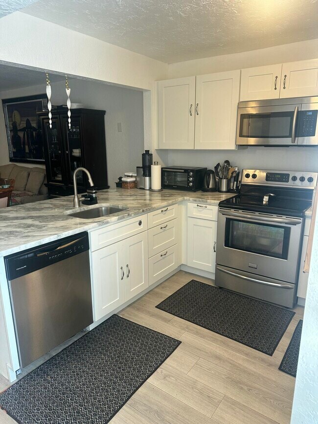 Foto del edificio - 3550 NW 104th Ave