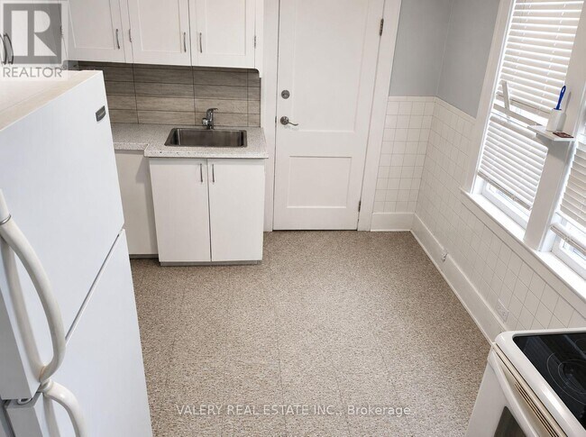 Photo du bâtiment - 1264 Elsmere Ave
