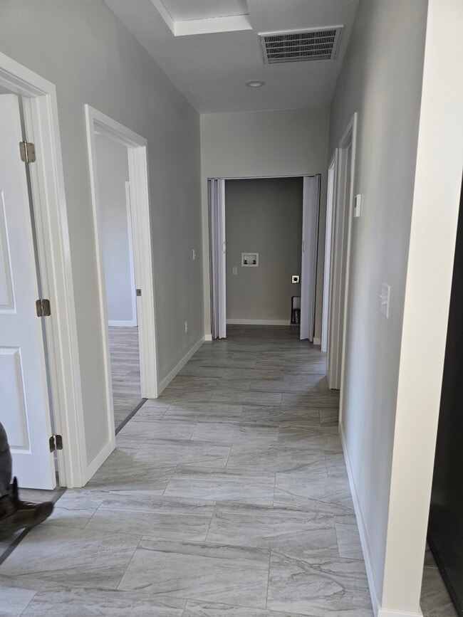 Building Photo - 2212 S 1st Ave