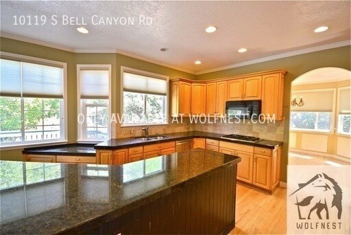 Foto del edificio - No Security Deposit Option! Exquisite 5 Be...