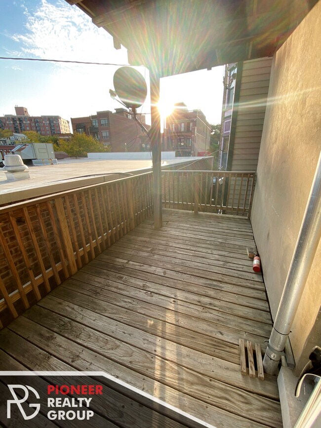 Foto del edificio - 753 W Buckingham Pl
