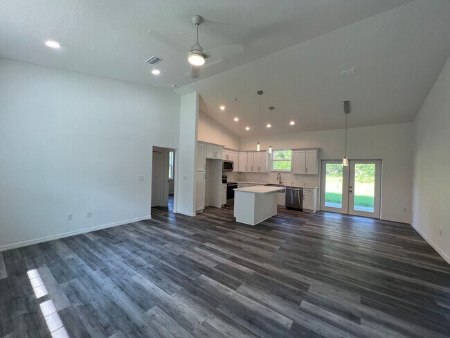 Building Photo - AWESOME 3 BD/2BA Home in Beautiful Ocala!!!