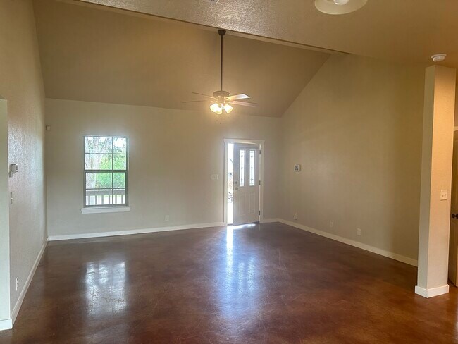 Foto del edificio - 1005 Live Oak Dr