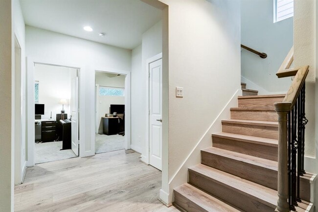 Foto del edificio - 1906 Hollister Spruce Ln