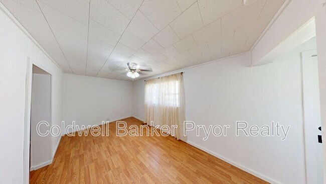 Foto del edificio - 210 6th St