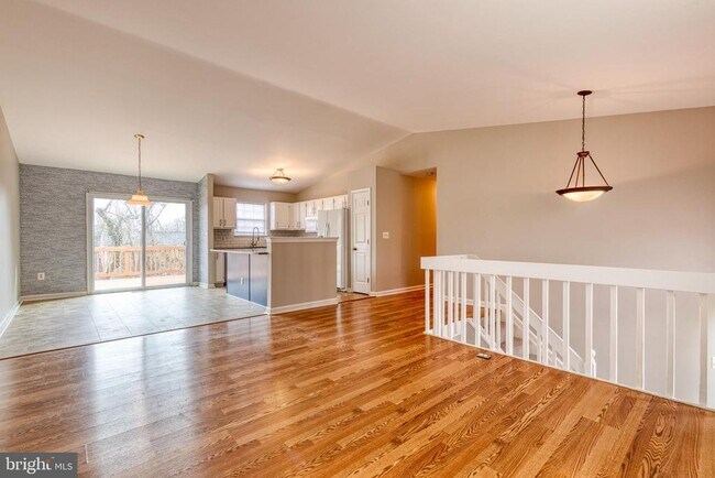 Foto del edificio - 1193 Bayview Vista